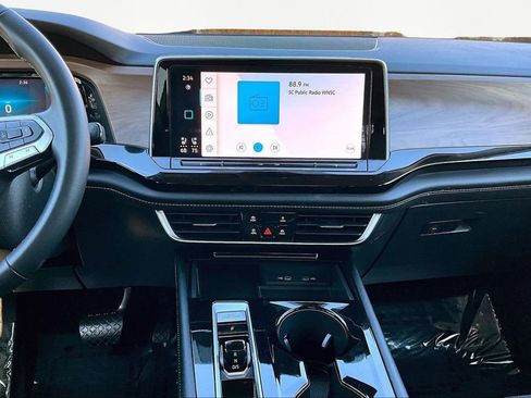 Used 2024 Volkswagen Atlas SE image 9