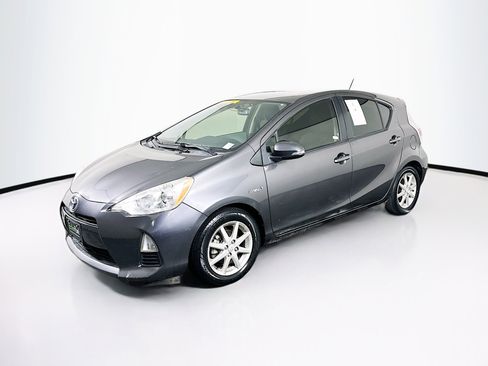 Used 2013 Toyota Prius C Three image 3
