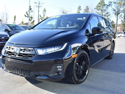 Certified 2025 Honda Odyssey Sport-L image 5