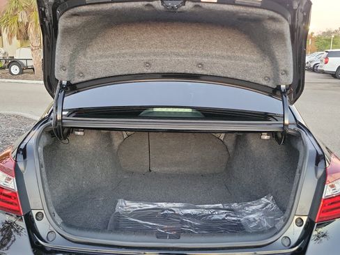 Used 2017 Honda Accord Touring image 13