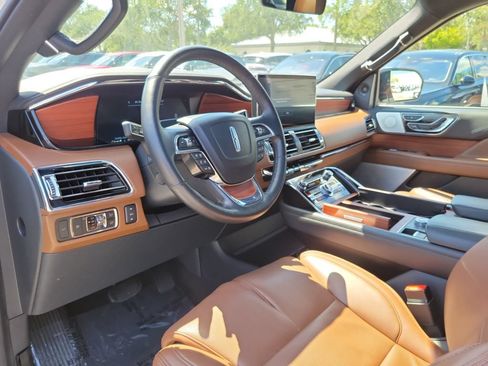 Certified 2024 Lincoln Navigator Reserve AWD/4WD image 15