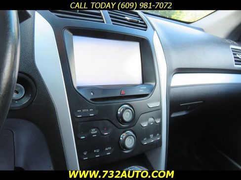 Used 2013 Ford Explorer XLT AWD/4WD image 13