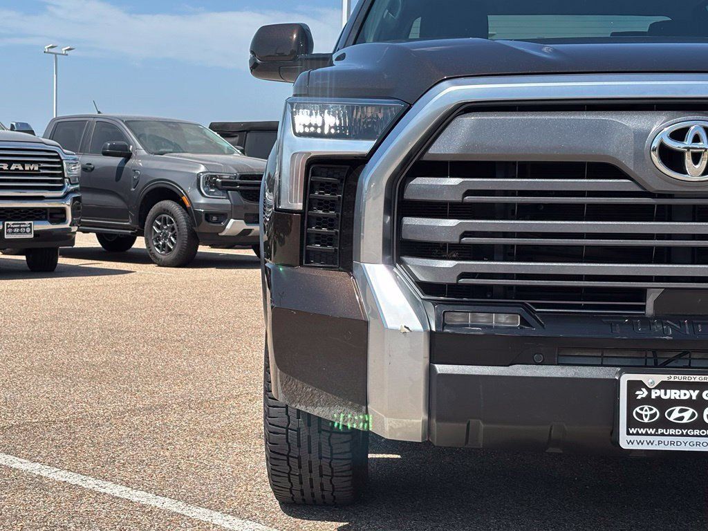 Used 2022 Toyota Tundra Limited w/ Power Package RWD image 4