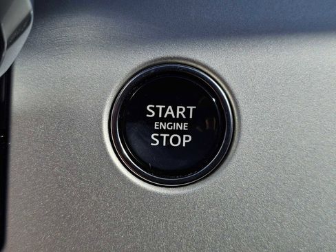 Used 2025 Land Rover Range Rover SE AWD/4WD image 29