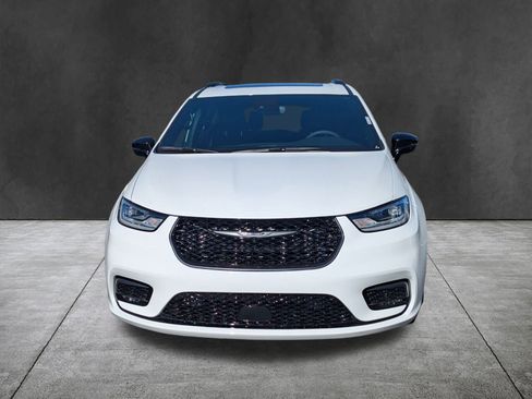 New 2026 Chrysler Pacifica Select image 9