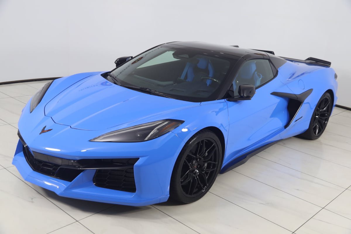 Used 2024 Chevrolet Corvette Z06 w/ Stealth Interior Trim Package RWD image 55