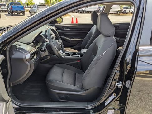 Used 2024 Nissan Altima 2.5 SV image 20