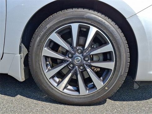 Used 2017 Nissan Altima 2.5 SV w/ Convenience Package image 11