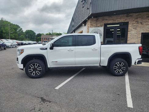 Used 2021 GMC Sierra 1500 AT4 w/ AT4 Preferred Package AWD/4WD image 2