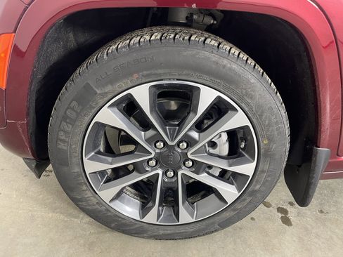 Used 2023 Jeep Grand Cherokee Overland w/ Advanced Protech Group III image 25