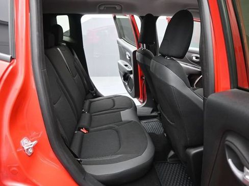 Used 2023 Jeep Renegade Latitude w/ Premium Group AWD/4WD image 23