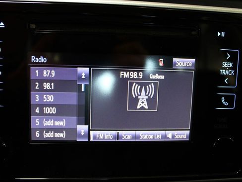 Used 2019 Toyota Corolla SE FWD image 21