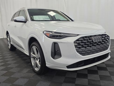 Used 2025 Audi Q5 Premium Plus w/ Premium Plus image 8