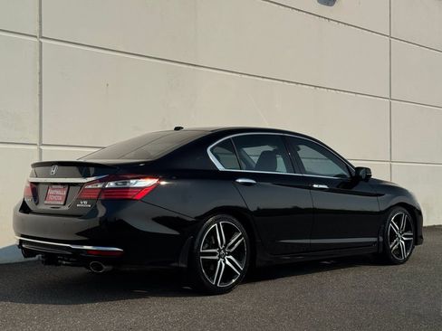 Used 2016 Honda Accord Touring image 7