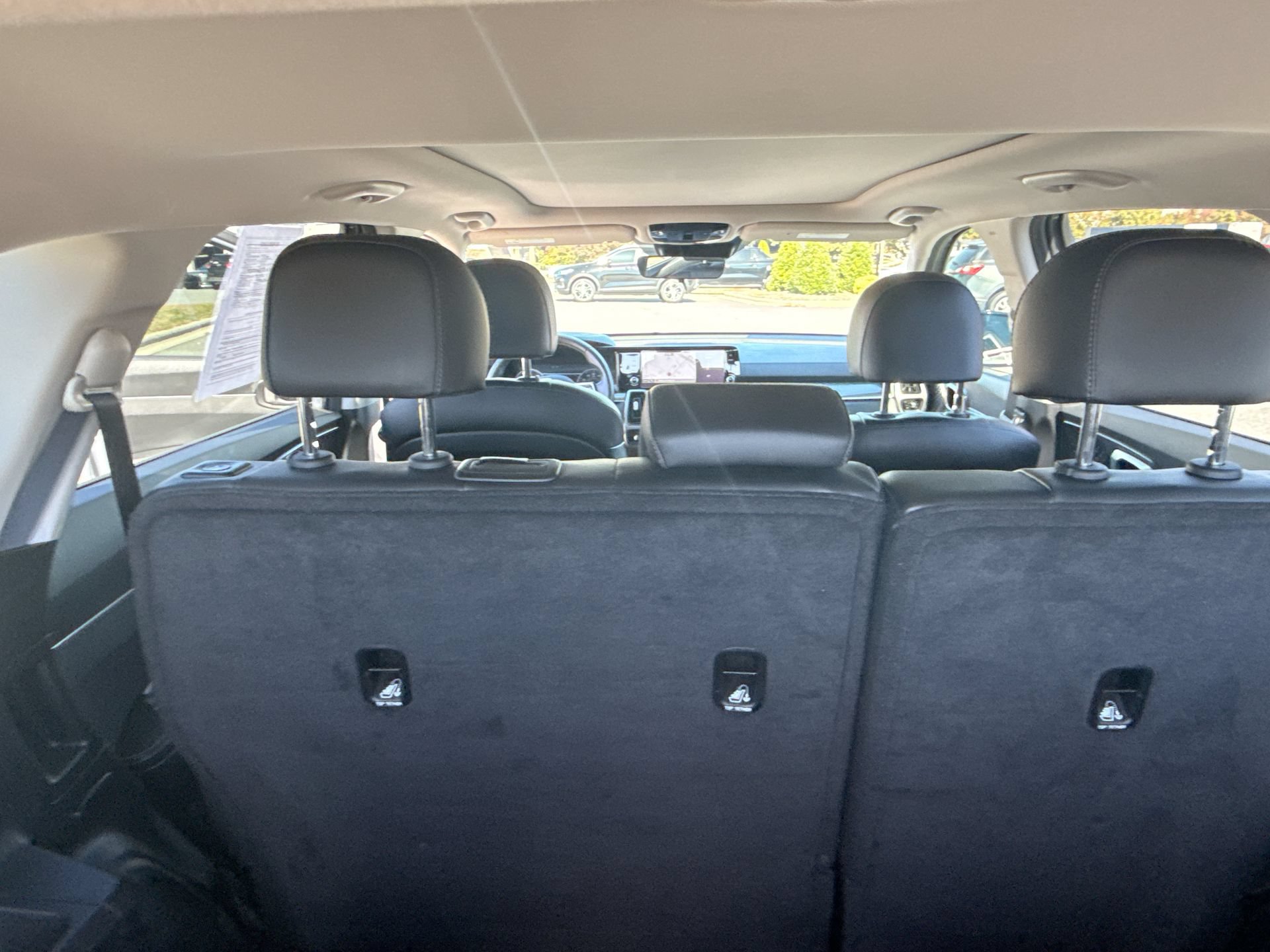 Used 2023 Kia Sorento S w/ Panoramic Sunroof Package FWD image 26