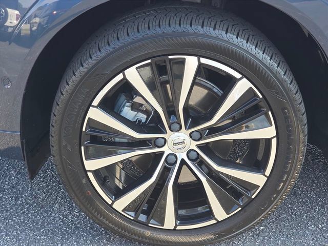 Used 2023 Volvo XC60 B5 Plus w/ Climate Package AWD/4WD image 33