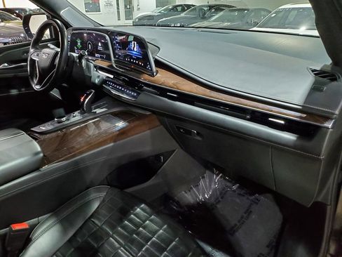 Used 2022 Cadillac Escalade ESV Sport Platinum w/ LPO, ONYX Package AWD/4WD image 14