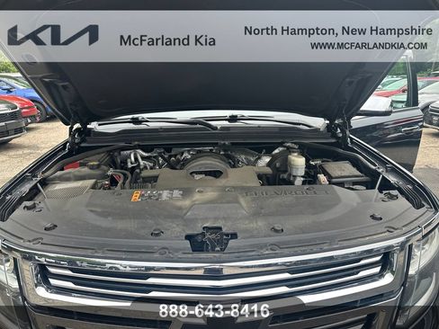 Used 2018 Chevrolet Suburban Premier AWD/4WD image 16