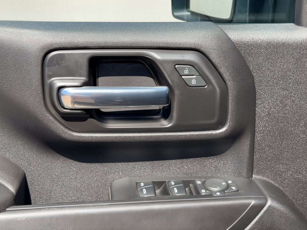 Used 2022 Chevrolet Silverado 2500 Custom w/ Custom Value Package AWD/4WD image 15