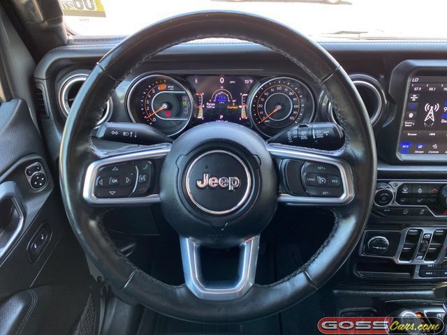 Used 2022 Jeep Wrangler Unlimited Sahara AWD/4WD image 16