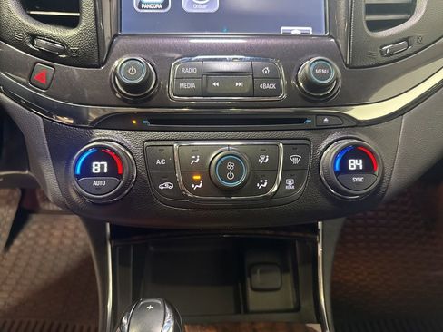 Used 2014 Chevrolet Impala LT w/ Premium Seating Package image 19