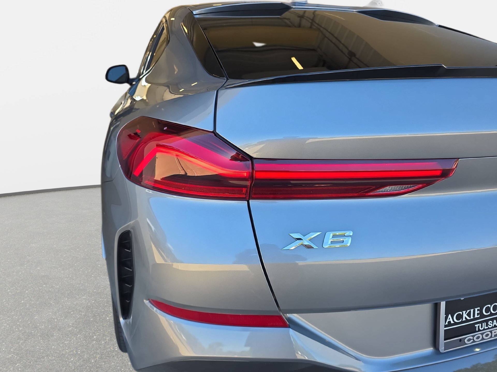 Used 2024 BMW X6 xDrive40i w/ M Sport Professional Package AWD/4WD image 33