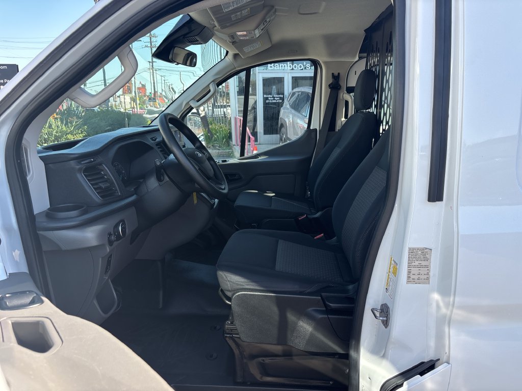 Used 2025 Ford Transit 250 Low Roof RWD image 9