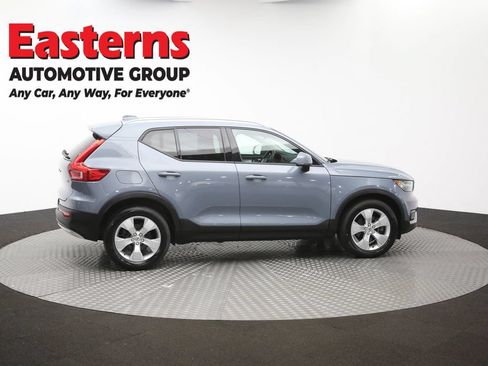 Used 2021 Volvo XC40 T4 Momentum FWD image 43
