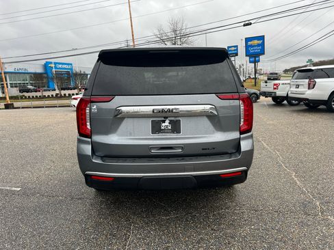 Used 2022 GMC Yukon SLT w/ SLT Premium Package image 23