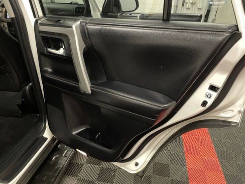 Used 2016 Toyota 4Runner SR5 Premium image 42