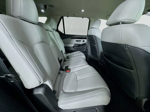Used 2025 Honda Pilot EX-L image 37