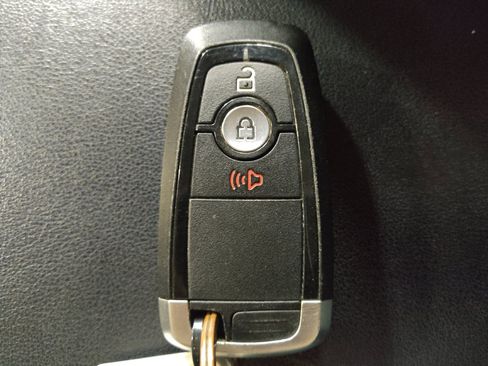 Used 2019 Ford Edge SE w/ Cargo Accessory Package AWD/4WD image 32