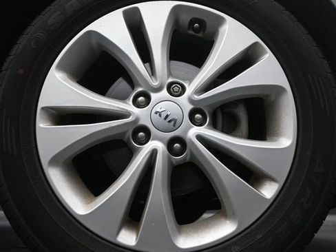 Used 2016 Kia Soul + w/ Audio Package FWD image 9