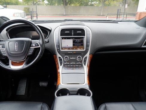 Used 2019 Lincoln Nautilus Reserve w/ Driver Assistance Package image 16