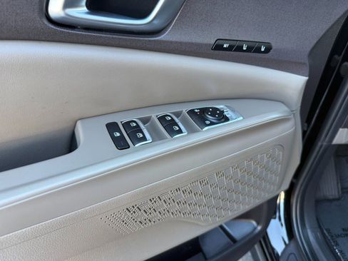 Used 2025 Kia Carnival SX image 21