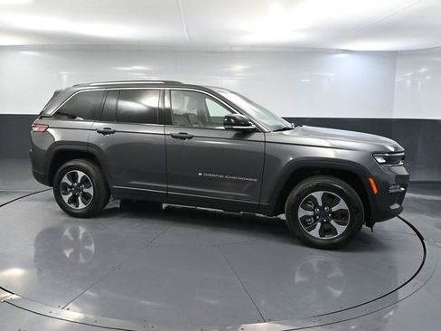 Used 2023 Jeep Grand Cherokee 4WD 4xe image 4