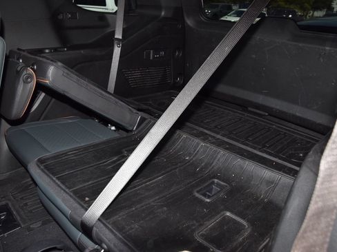 Used 2025 GMC Yukon AT4 w/ AT4 Premium Package AWD/4WD image 12