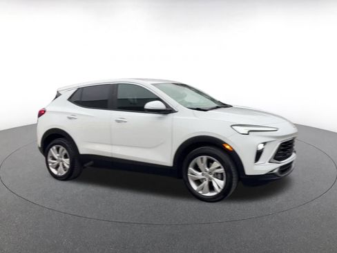 Used 2025 Buick Encore GX Preferred image 2