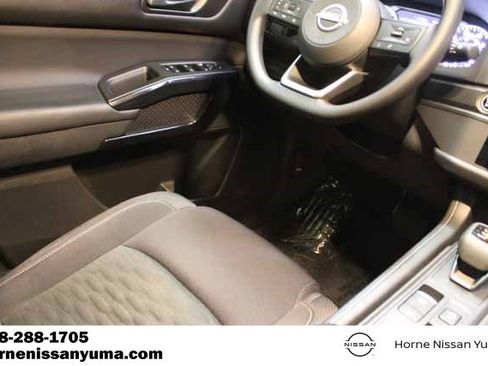 Certified 2023 Nissan Pathfinder S image 11