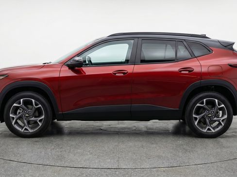 Used 2025 Chevrolet Trax LT image 5