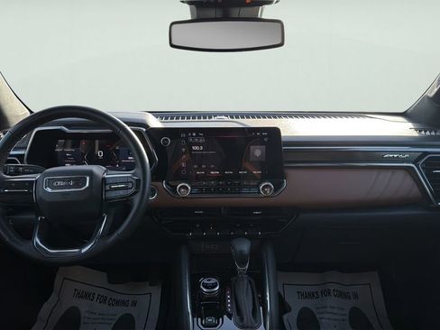 Used 2024 GMC Canyon AT4 w/ Technology Package image 15