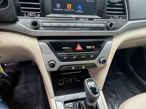Used 2018 Hyundai Elantra SEL FWD image 29