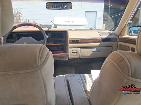 Used 1989 Chrysler New Yorker FWD image 23