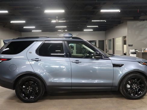 Used 2019 Land Rover Discovery SE image 6