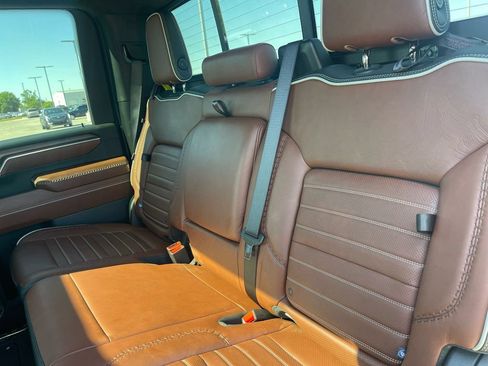 Used 2024 GMC Sierra 2500 Denali Ultimate w/ Max Trailering Package AWD/4WD image 30