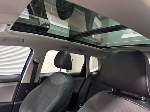 Certified 2022 Volkswagen Taos SE image 26