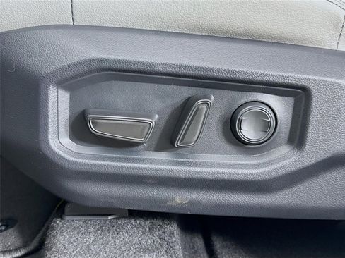 New 2026 Toyota Tundra SR5 AWD/4WD image 32
