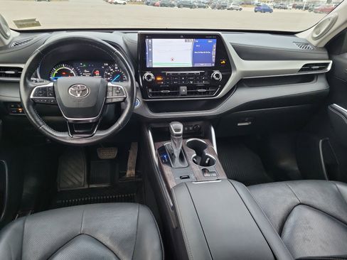 Used 2021 Toyota Highlander Platinum image 19