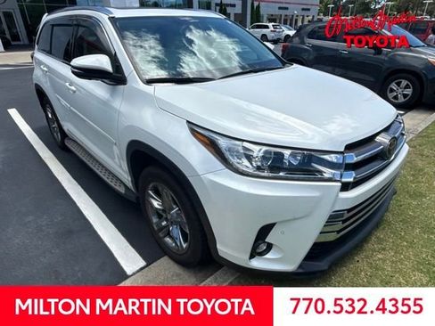 Used 2019 Toyota Highlander Limited Platinum FWD image 1