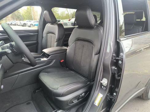 New 2026 Jeep Grand Cherokee L 4WD image 11